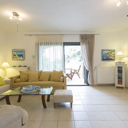 Blue Crab, Beachfront House In Kalandra #Feelslikehome Hanioti Bagian luar foto