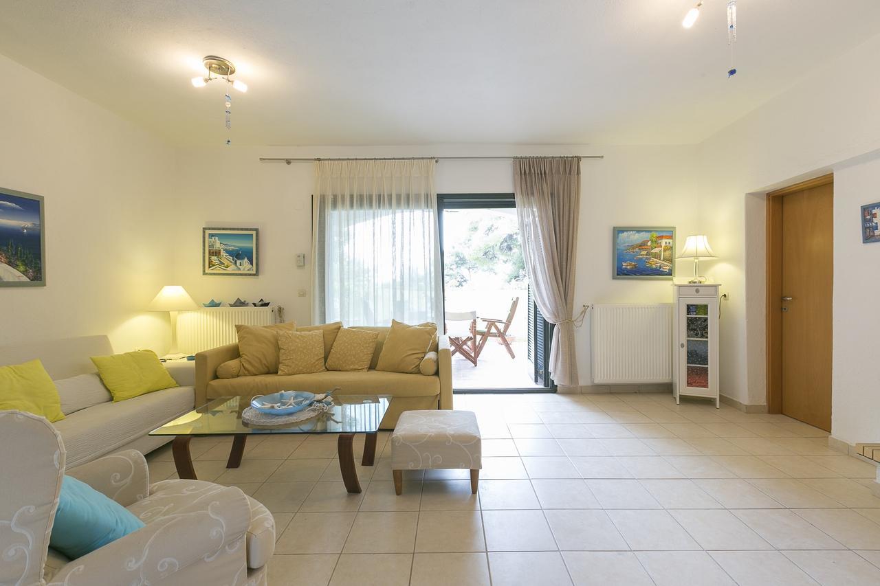 Blue Crab, Beachfront House In Kalandra #Feelslikehome Hanioti Bagian luar foto